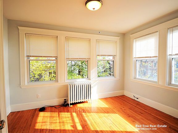5th image of 51 Leamington Rd #2