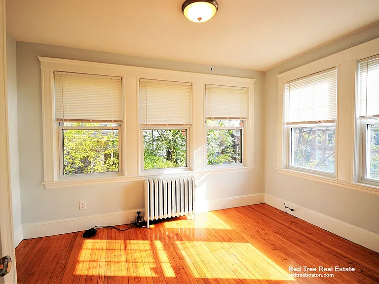 51 Leamington Rd #2 — Photo 5