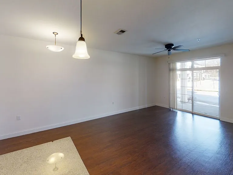 Delafield Woods Apartments — Photo 31