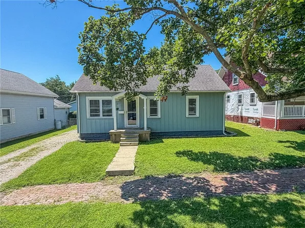 617 Edgar Ave, Mattoon, IL 61938