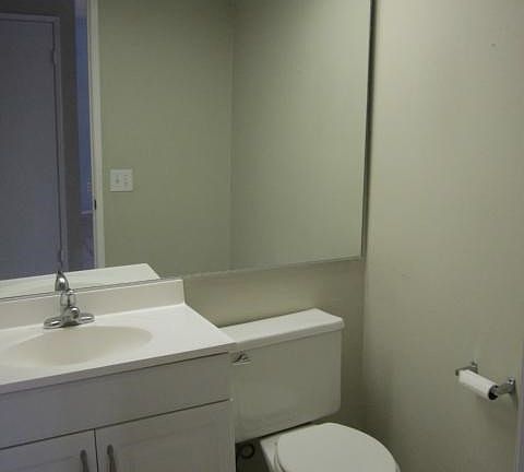 Downstairs 1/2 Bath !