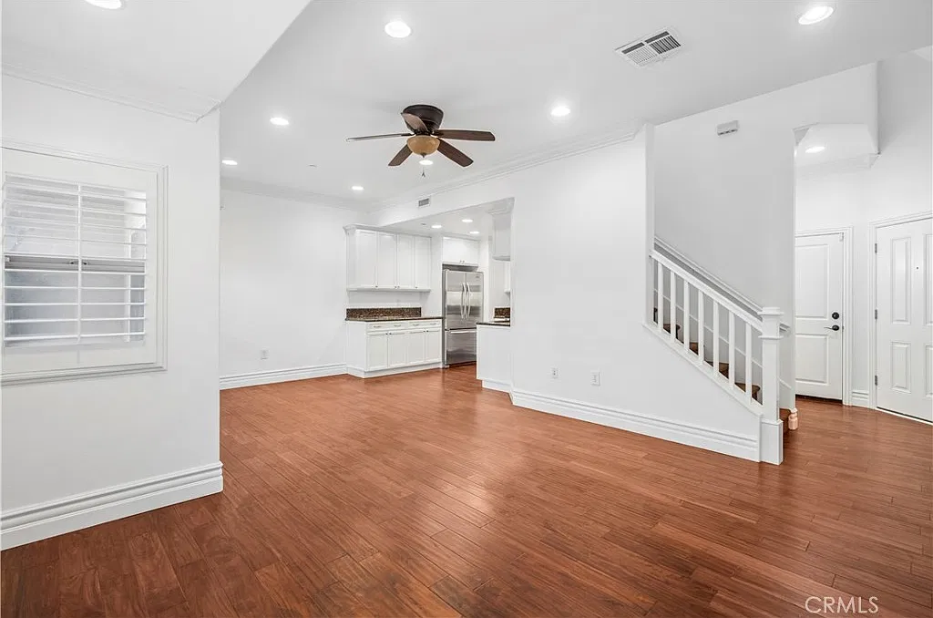 2 bed, 2.5 bath, 1457 sqft, $4,700 — Photo 4