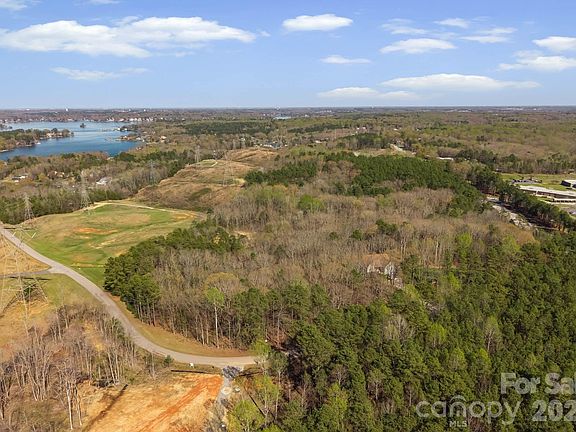 5th image of 1348 Foxridge Rd