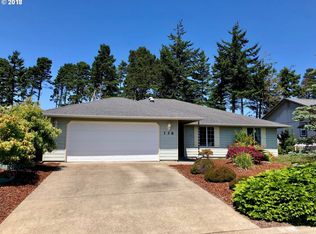 136 Park Village Loop, Florence, OR 97439