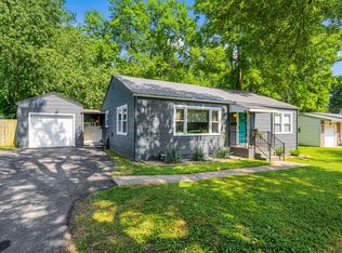 2402 S Luster Ave, Springfield, MO 65804