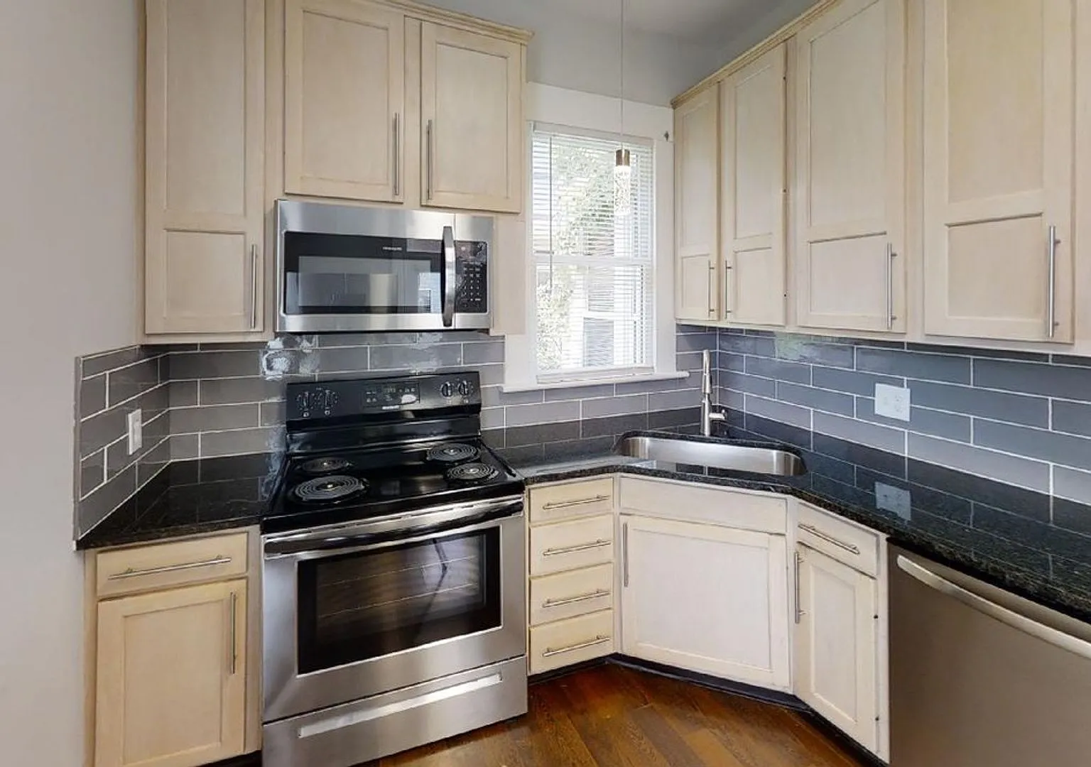 6 Bedroom 2.5 Bath Single Family House Available August 2027 — Photo 3