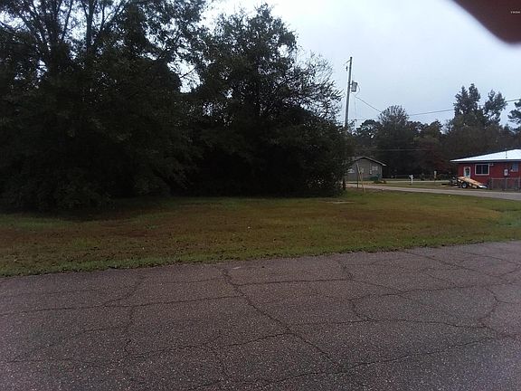 5th image of 101 Woodside Dr
