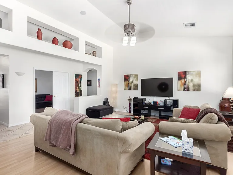 5203 E Wallace Ave — Photo 5