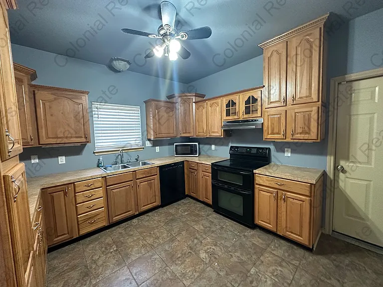 124 Gail Jackson Ct — Photo 5