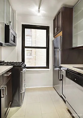 Rented by Halstead Real Estate | media 7