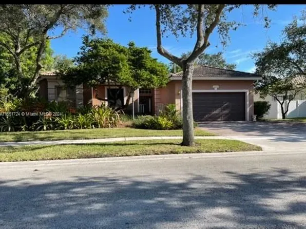 12727 NW 18th Ct, Pembroke Pines, FL 33028