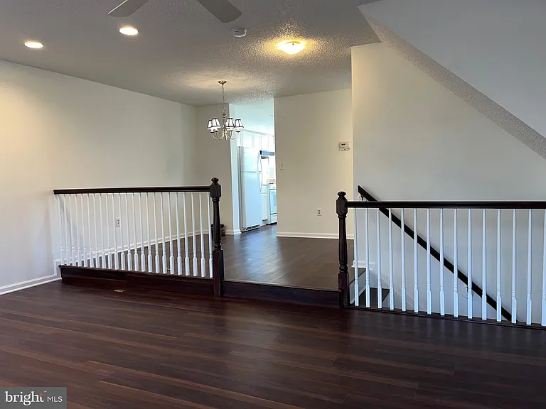 15 Halstead Pl — Photo 7