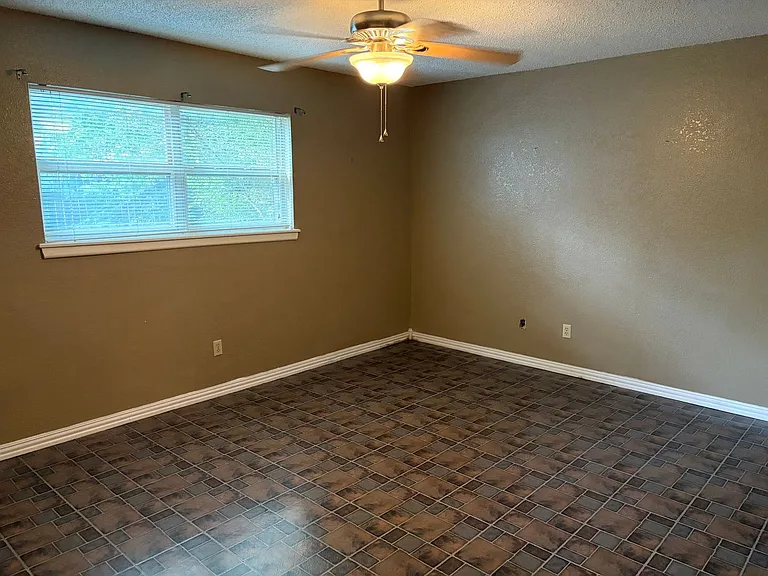 3325 S 15th St — Photo 16