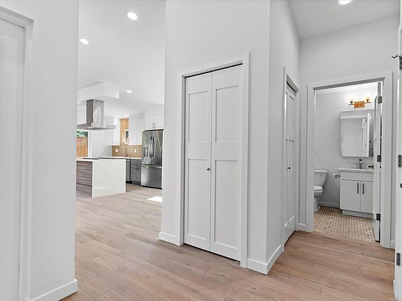 5th image of 11041 19th Ave NE #B