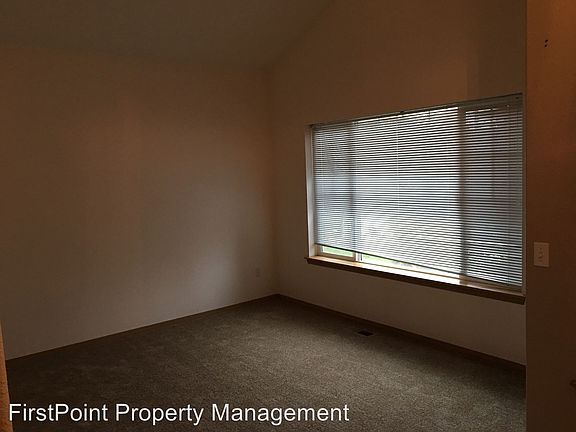 3rd image of 8915 189th St E