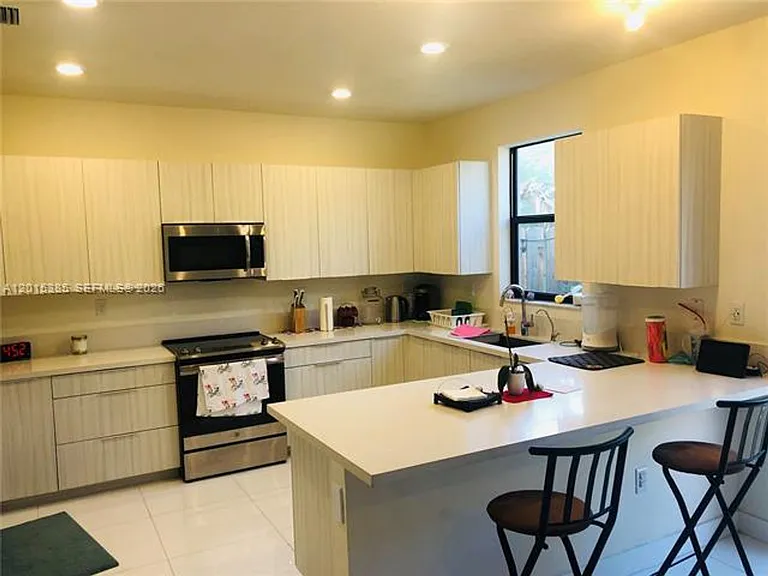 10597 NW 81st Ter #Townhouse 10597 — Photo 6
