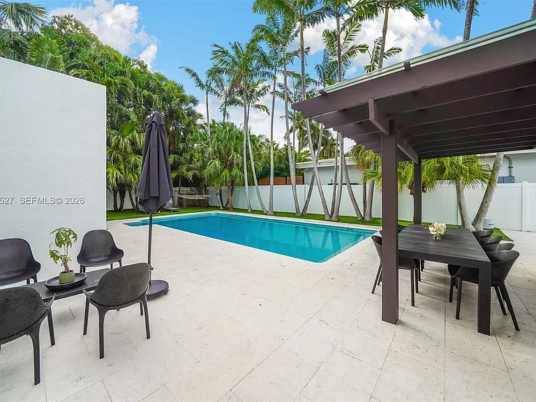 5237 La Gorce Dr — Photo 26