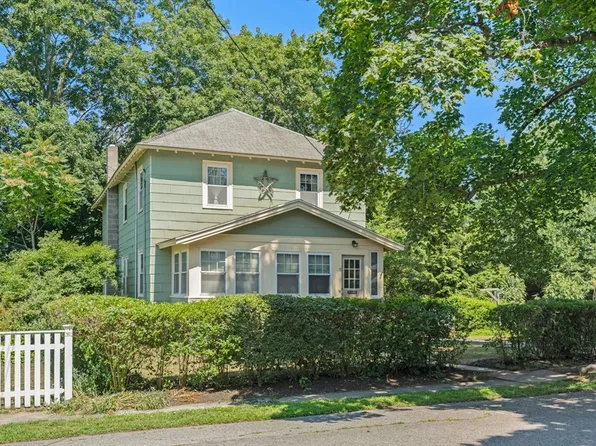 4 Beacon St, Newburyport, MA 01950