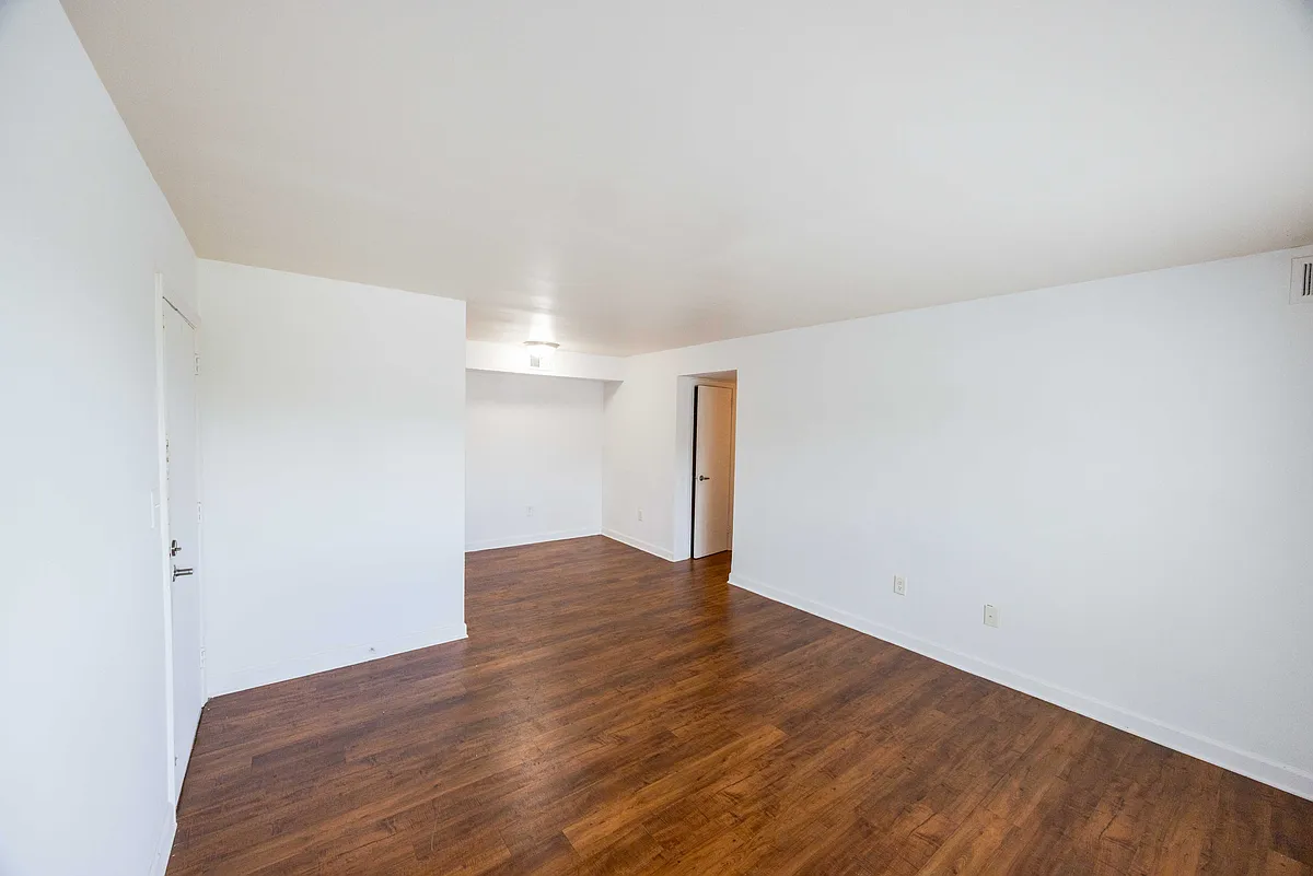 Building Photo - Marion Manor