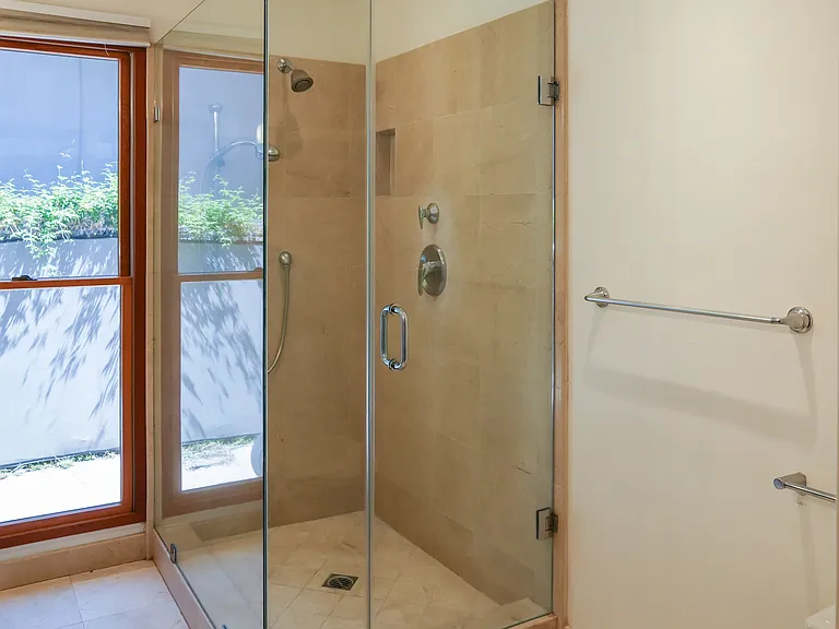 3920 Stansbury Ave — Photo 13