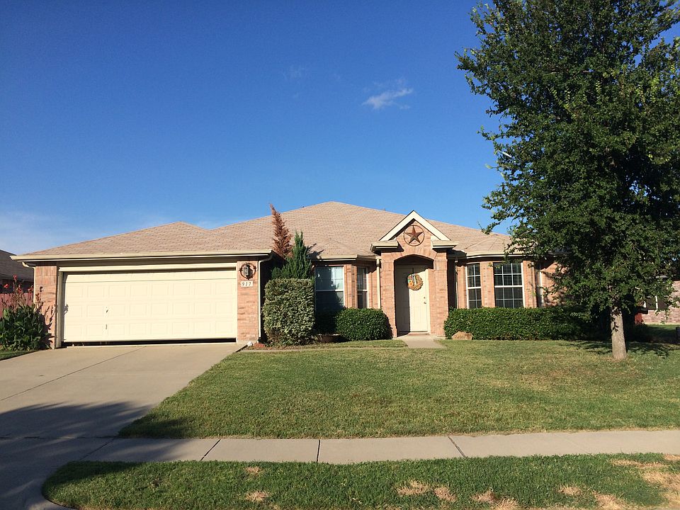 1st image of 917 Peacock Dr