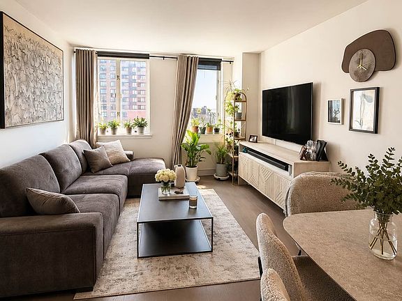 3rd image of 225 Rector Pl APT 12K