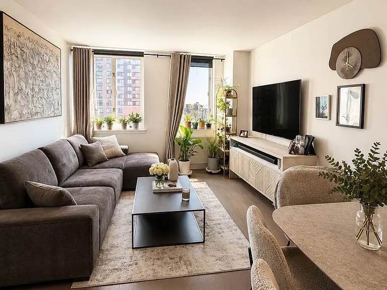 225 Rector Pl #12K — Photo 3