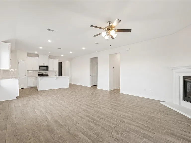 324 Amenduni Ln — Photo 16