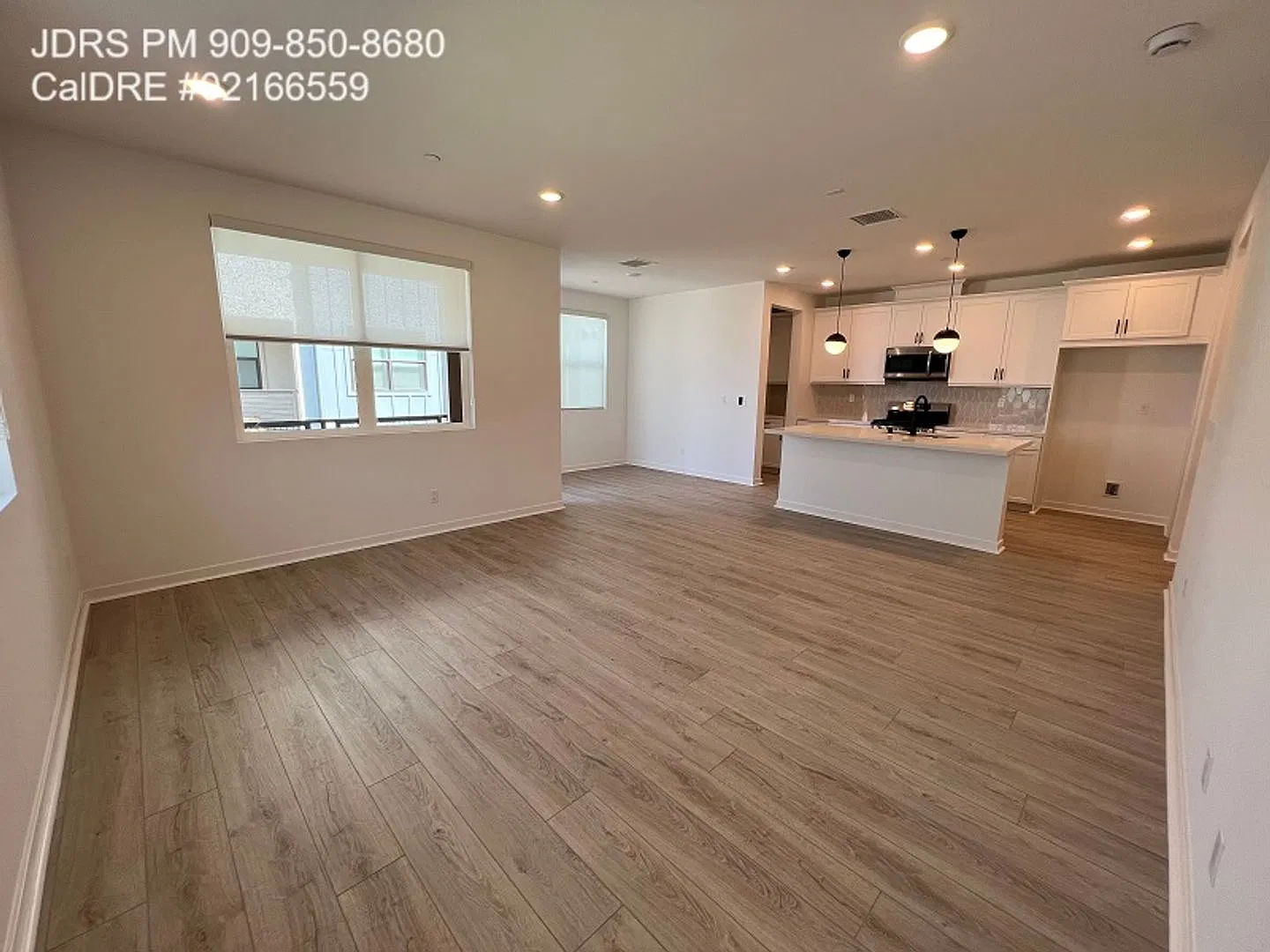 Ontario 3 Bedroom Townhouse — Photo 3