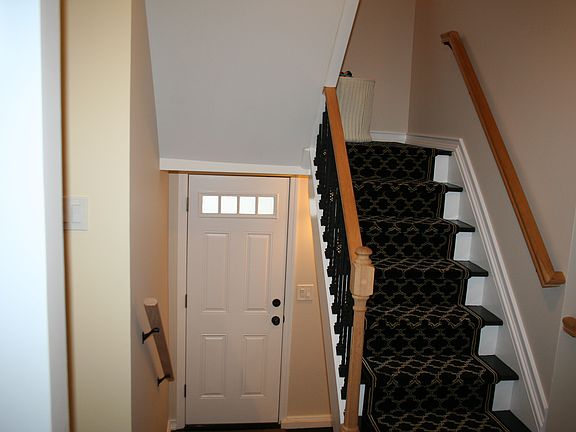 3rd image of 122 Wilson Ave