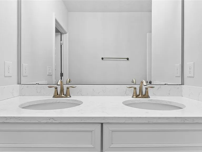 15537 Mango Isle St — Photo 70