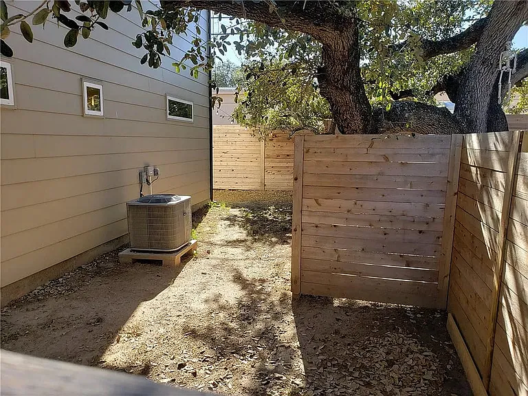 6800 Menchaca Rd #4 — Photo 21