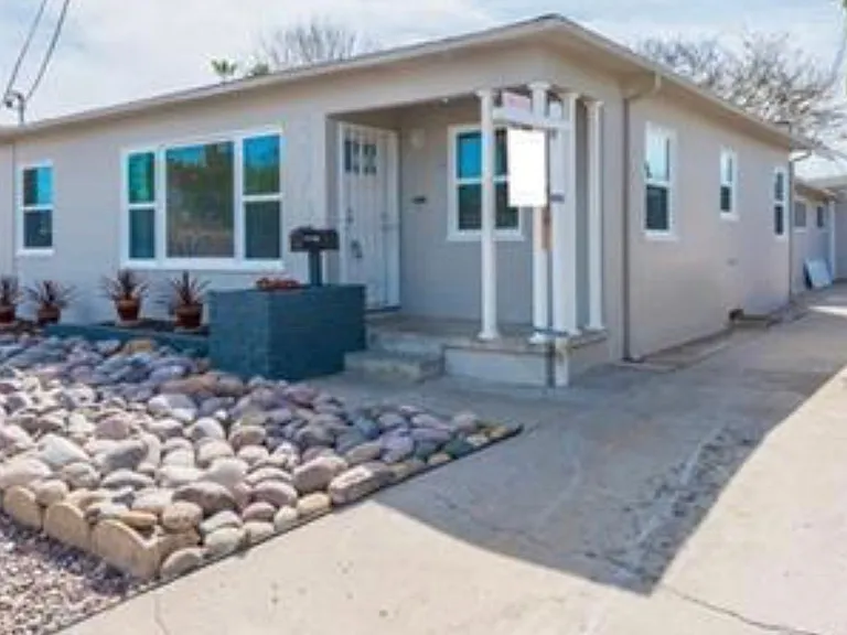 6273 Hobart St — Photo 14