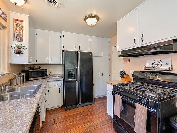 5th image of 3916 Galbrath Dr