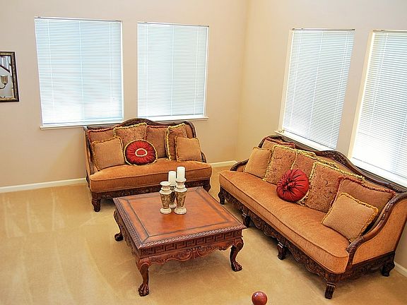 5th image of 115 Tennyson Ct