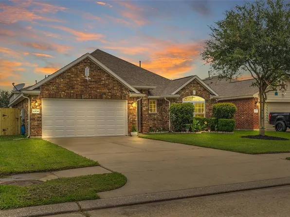 10839 Barker View Drive, Cypress, TX 77433