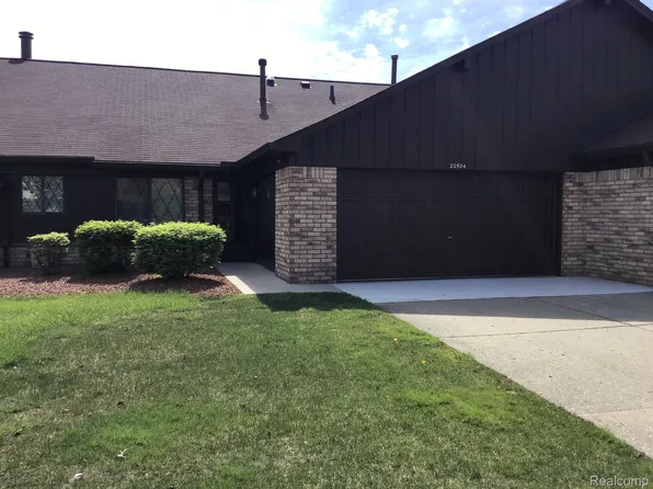 20504 Birch Meadow Dr, Clinton Township, MI 48036