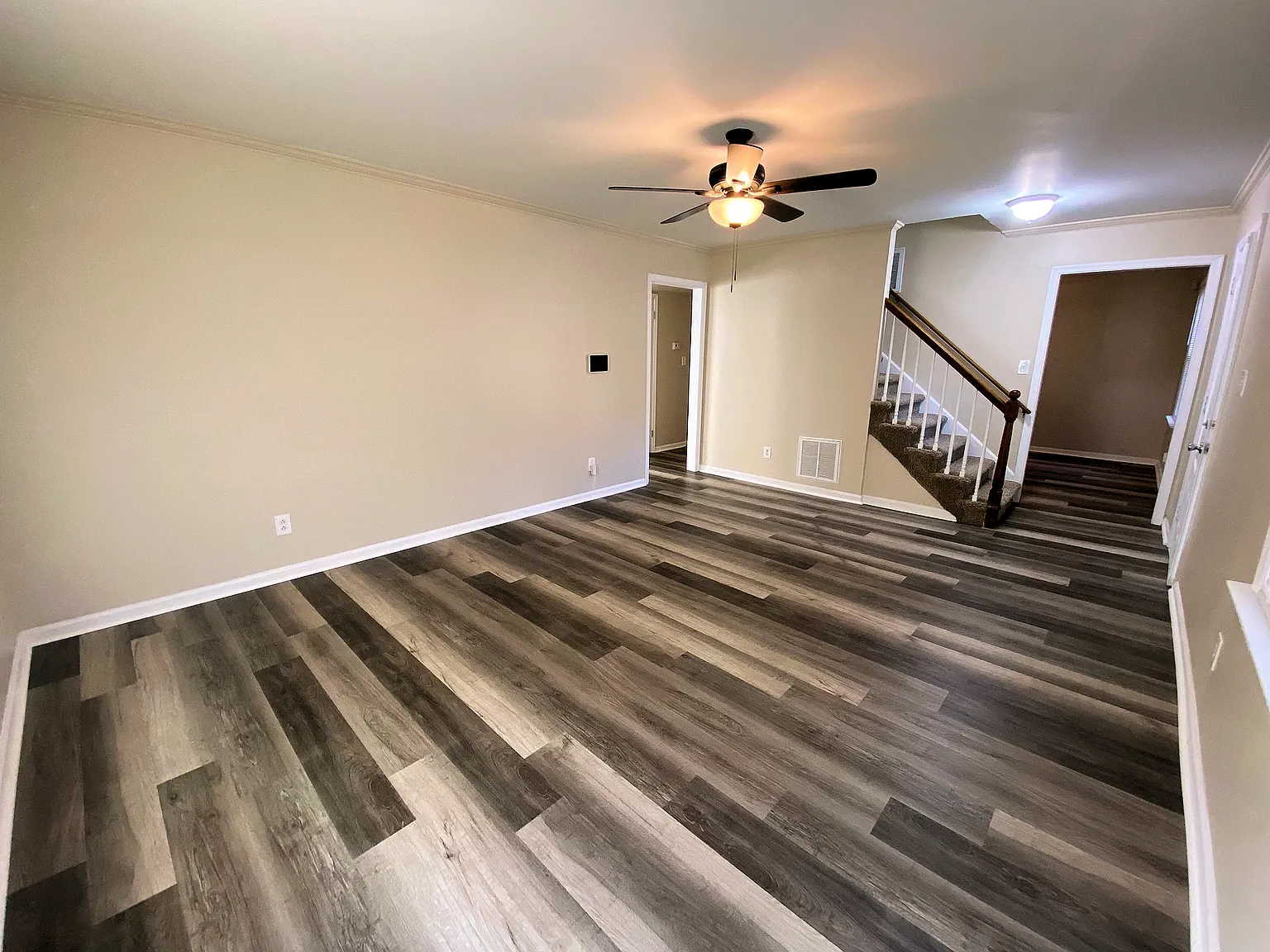 Remodeled beautiful home — Photo 4