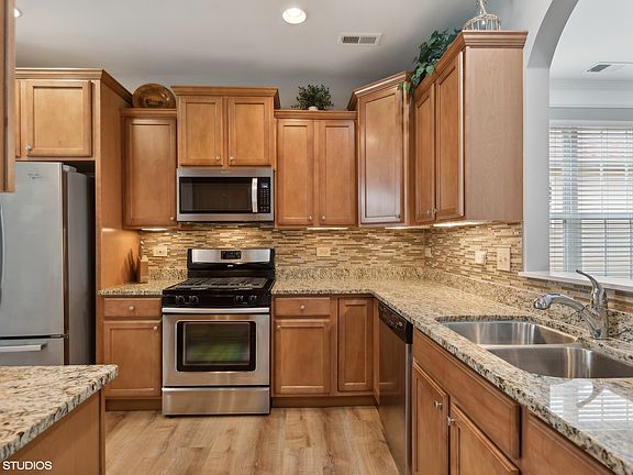 5th image of 13405 Meadowlark Ln
