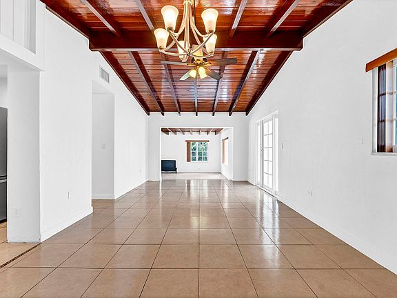 Entryway. Living/Dining Room.