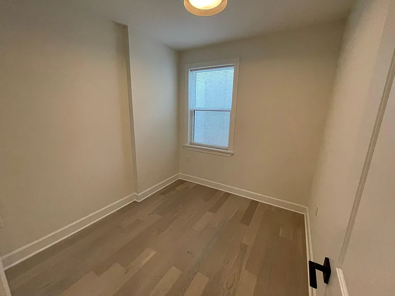 75 Florida Ave NW #1 — Photo 24