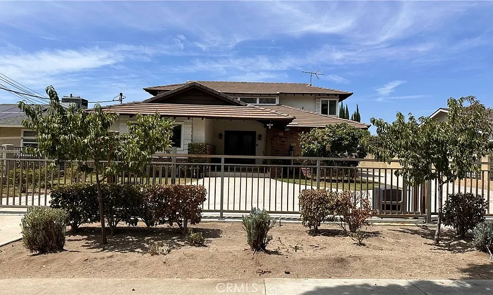 1119 Mayflower Ave