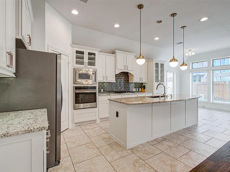 6614 Rising Hills Ln — Photo 12