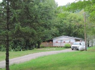 6814 E Hill Rd, Naples, NY 14512