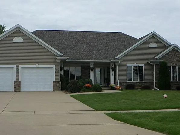 1405 E Knoll Ct, Oelwein, IA 50662
