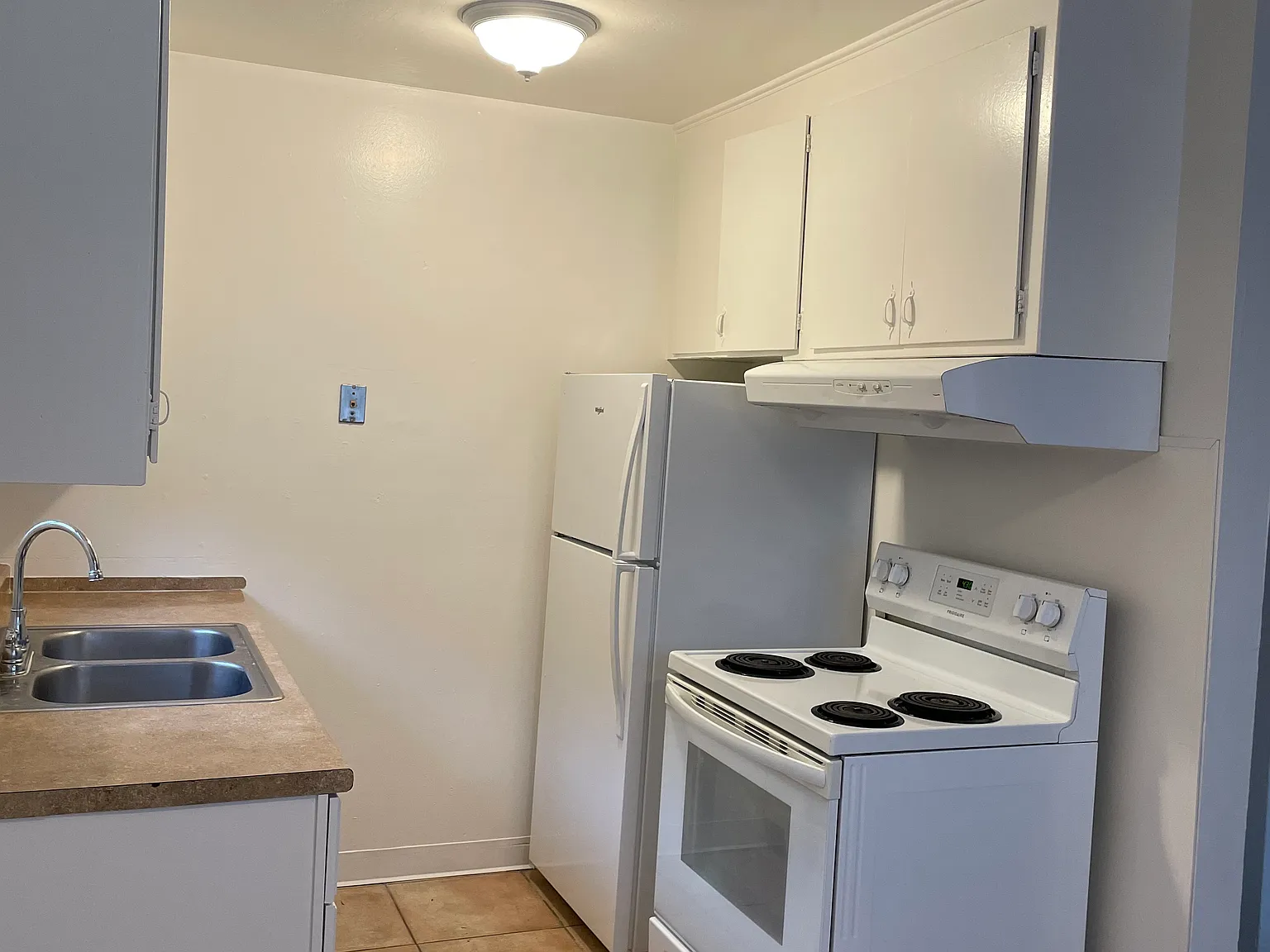 2 bed, 750 sqft, $2,150 — Photo 2