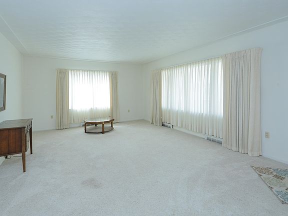 513 N Douglas Ave-103