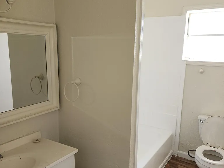 5004 Eastside Ave #101 — Photo 5