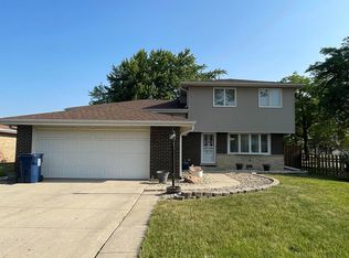 7900 W 82nd St, Bridgeview, IL 60455