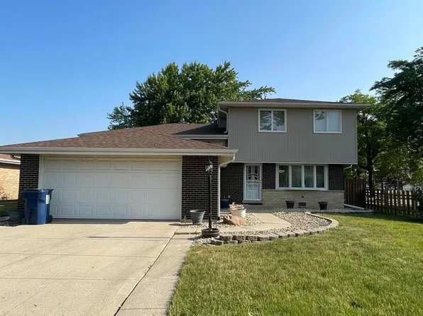7900 W 82nd St, Bridgeview, IL 60455